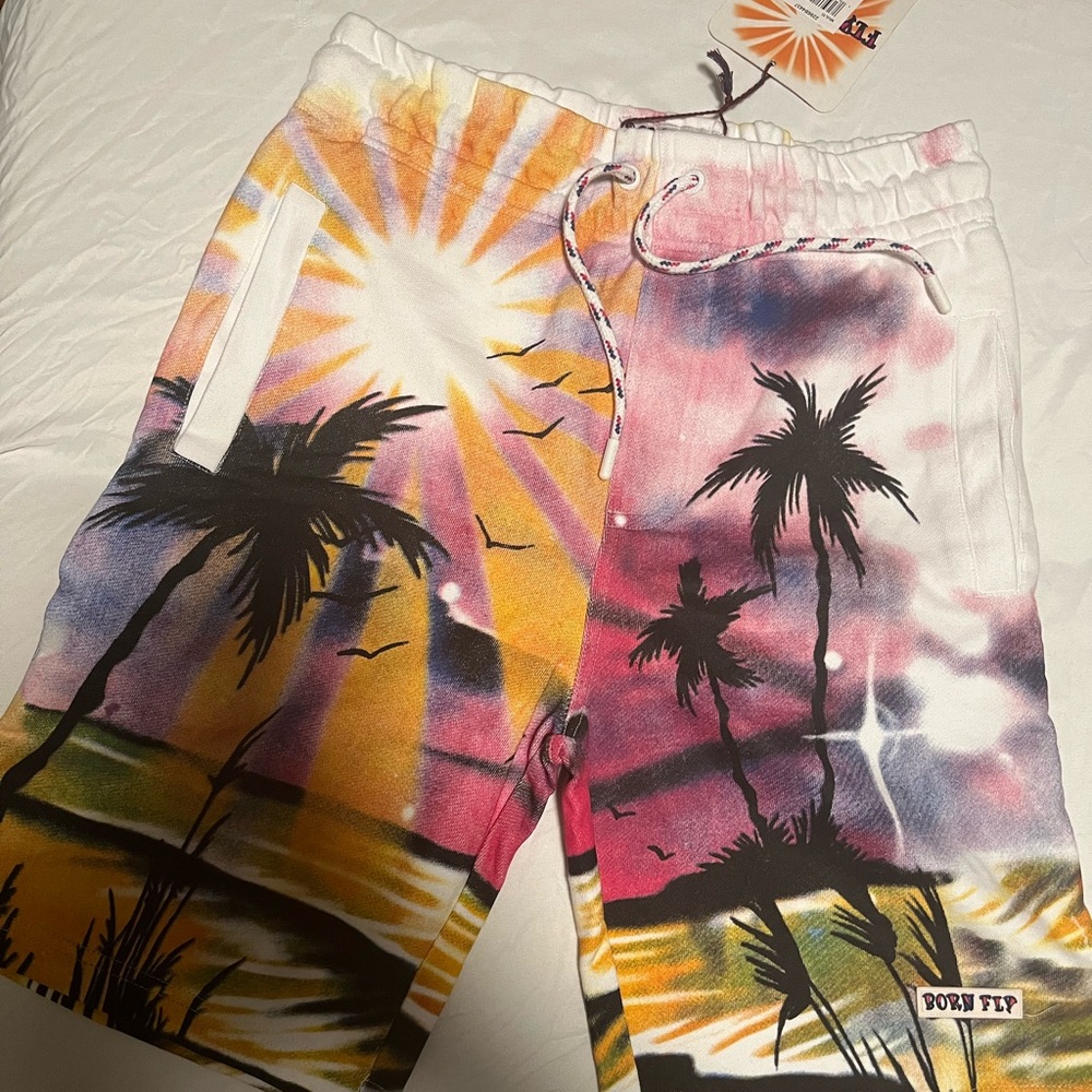 Born to fly Colorful Sunset Palm Tree Shorts size small - Picture 1 of 6